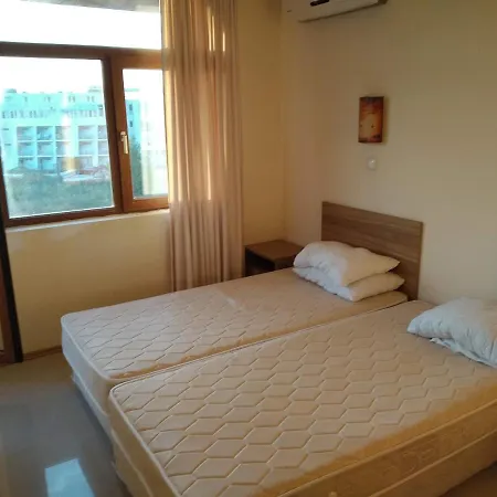 Гардън Бийч Apartman *